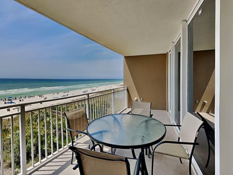 Welcome to  Emerald Beach 334