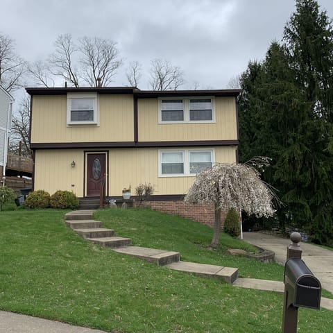 Welcome to Evergreen! Peaceful neighborhood on cul de sac street large yards