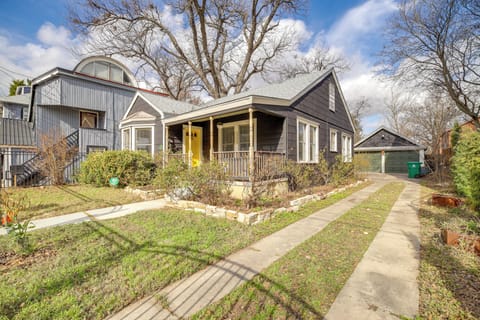 Houston Vacation Rental | 1,221 Sq Ft | 2BR | 1BA | Stairs Required