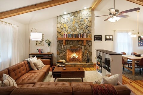 welcome to our chalet! enjoy peace and quite while immersed in nature 