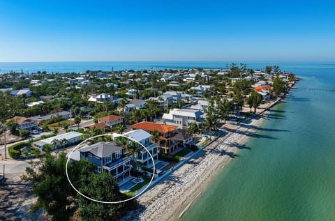 Direct beachfront home - No Tan Lines