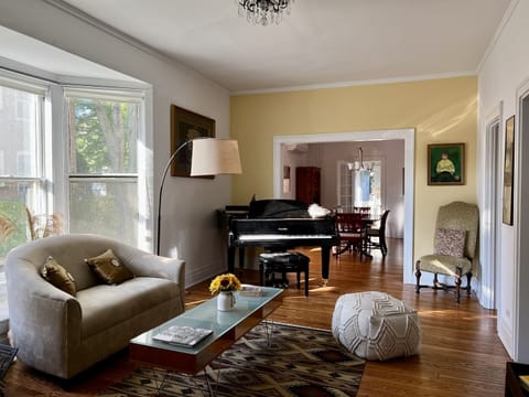 EE Roberst is known for his well connected living spaces. 