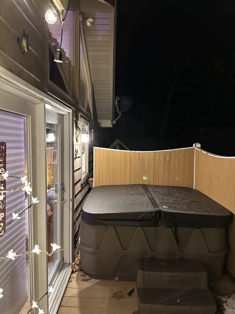 Hot tub available for additional fee