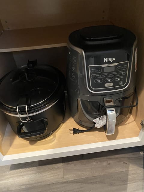 Air fryer & Crockpot