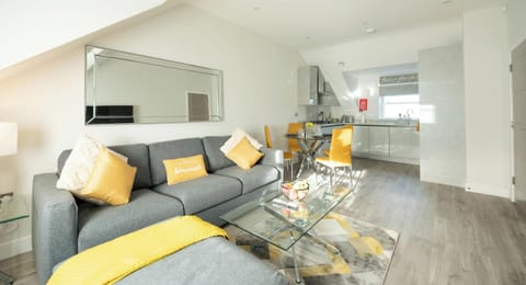 Living/Dining Room/Kitchen