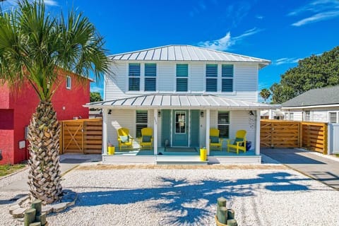 Perfect little beach house at the perfect little beach
