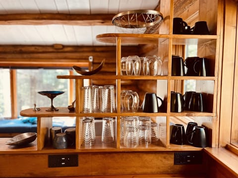 Fully stocked kitchen and dining supplies, everything you need to prepare and server your favorite North Shore comfort food