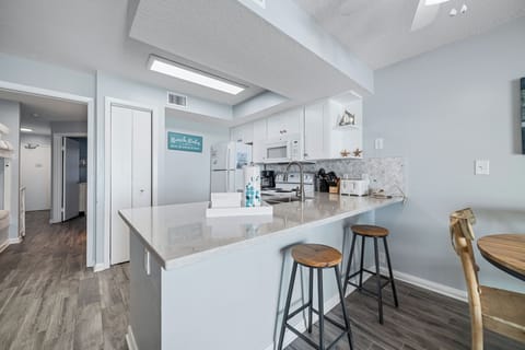 Breakfast bar and kitchen