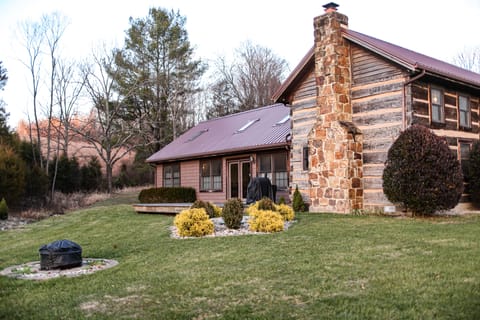 Side deck with grill and firepit area