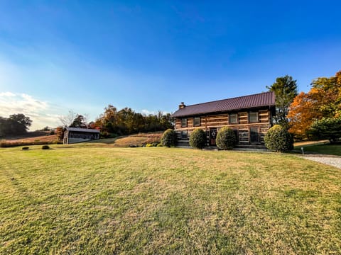 Historic 3 bedroom cabin on 110 acres Cabin in Indiana