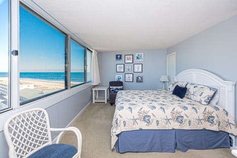 Bedroom-1-King-Bed-Antigua-701-Ocean-City