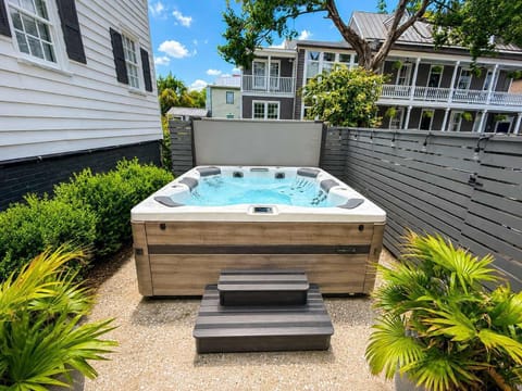 Private Hot Tub - Perfect for Relaxing After a Day Exploring!
