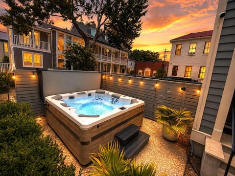 Private Hot Tub - Perfect for Relaxing After a Day Exploring!