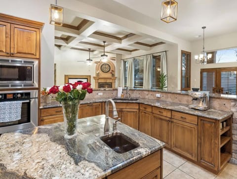 Sink with reverse-osmosis filtered water