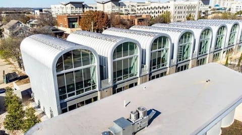 8 Residential Units are on the top level - Businesses occupy the lower level 