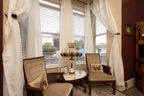 8 ft Bay Windows