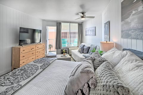 Myrtle Beach Vacation Rental | Studio | 1BA | 500 Sq Ft | Step-Free Access