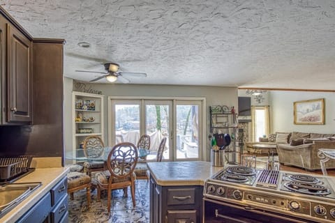 Kitchenanddiningarea(2)