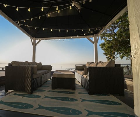 "Sun's out, lounge's out." This bright and airy space is perfect for soaking up the sun and enjoying the day.