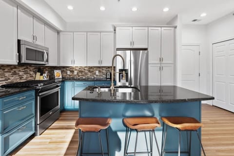 "the kitchen and coffee bar was well stocked." - Jennifer, 5 Star Review 