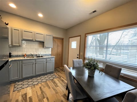 Updated Eat-In Kitchen