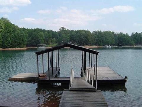 Dock room for 2 boats and 2 jet skis