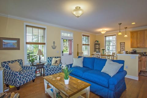 Luxury furnishings, stylish and cozy linens, two flat screen tvs, Nintendo Wii Game System with games,Fitness Board, Bluetooth Soundbar, and many more amenities