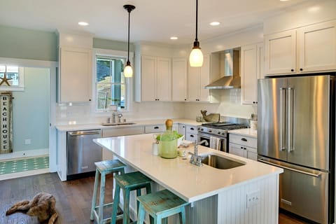 Kitchen island to seat three