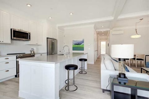 Seating at kitchen island