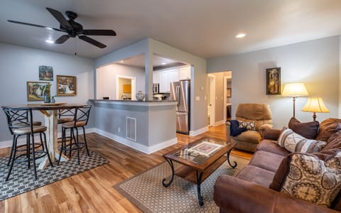 Welcome to 11th Street Cottage!
