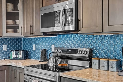 Kitchen Staples provided, Spices, Coffee, Tea, Sugar, Creamer