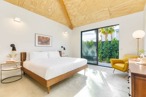 Welcome to Blackhaus C11!