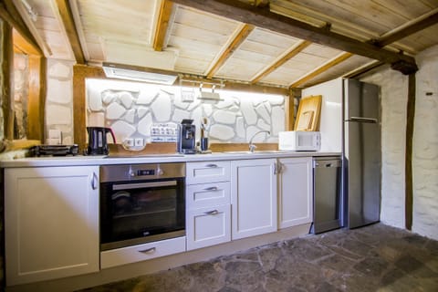 Fully equipped Kitchen space