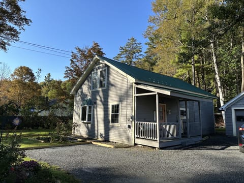 Welcome to the Pinecone Cabin!