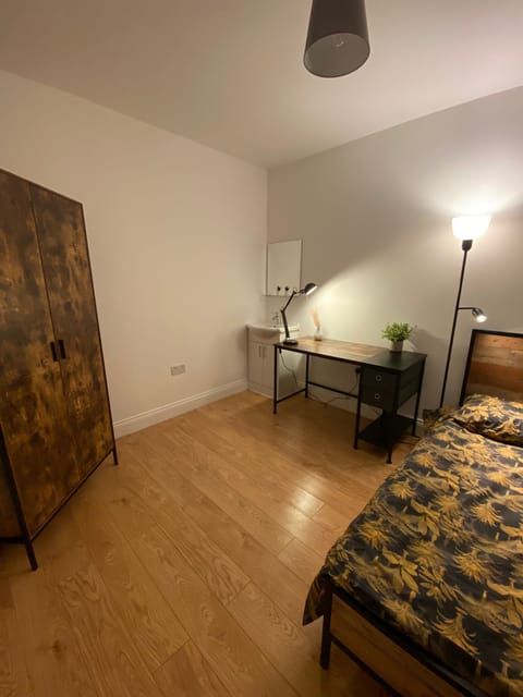 Double room-Large-Shared Bathroom-Luxury - 1