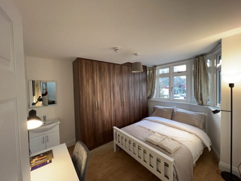 Double room-Large-Shared Bathroom-Luxury - 5