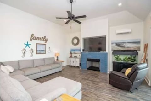 Plenty of room to relax while on vacation. 