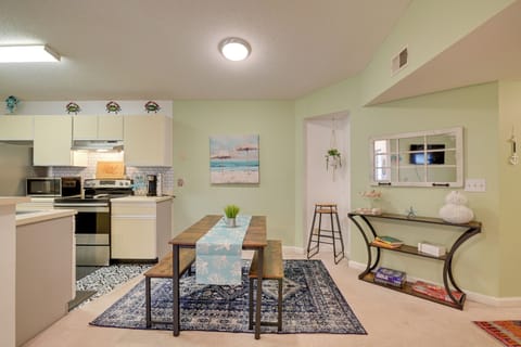 Dining Table | Dishware/Flatware Provided