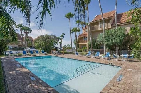 La Solana 119 Bayside luxury ground floor condo for fishing and fun pool -docks