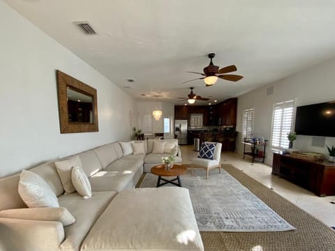 Beautiful open floor plan Vacation Villas Sunset Sky Sunset deck