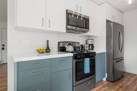 Fully-equipped kitchen with a coffee maker for the coffee lovers and a kettle for those who enjoy tea.