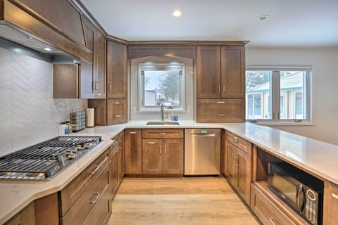 Kitchen | Coffee Maker | Toaster | Spices