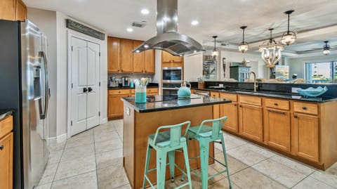 Jeff and Gina Properties - Sun West Palms 202 (SWP202) - Clearwater Beach - 3 Bedroom - 3 Bathroom - Bay Front - Waterfront