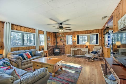 Show Low Vacation Rental | 2BR | 2BA | 2 Steps Required | 1,461 Sq Ft
