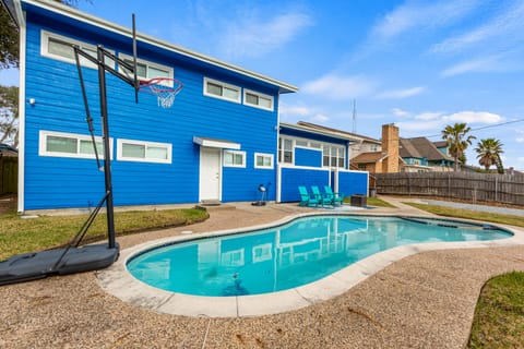 Relax in our heated pool with a spa and refreshing outdoor shower.