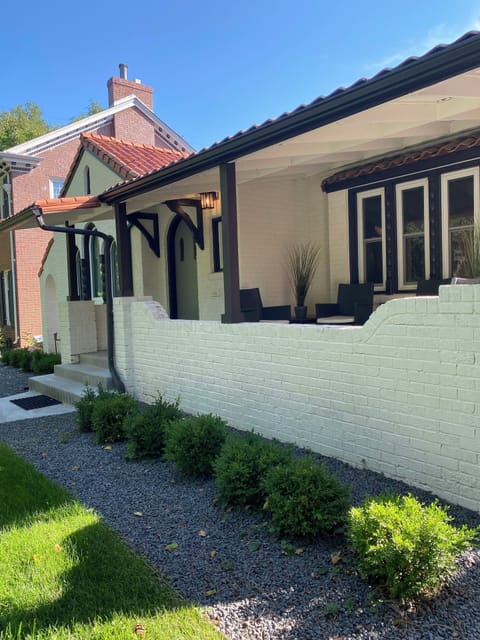 Front View with Porch Seating
