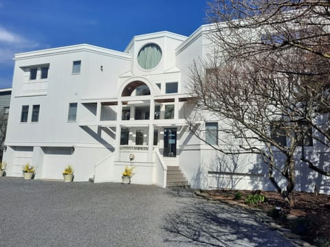 Front of the House, 5 parking spaces