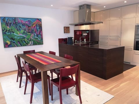 Modern, well equipped kitchen