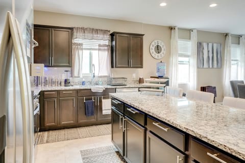 Kitchen | Gas Range | Fridge | Dishwasher | Microwave