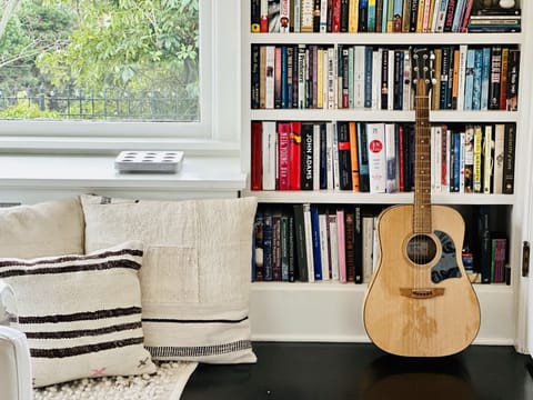 LIVING ROOM
Guitar anyone? 
